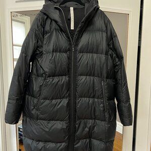 Lululemon Wunder Puff women's size 12